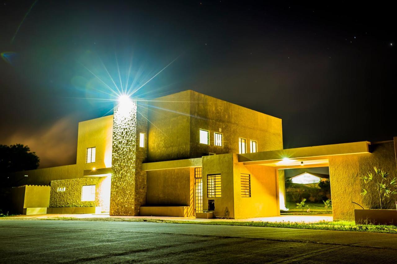 El Suto Apart Hotel San Jose de Chiquitos ภายนอก รูปภาพ